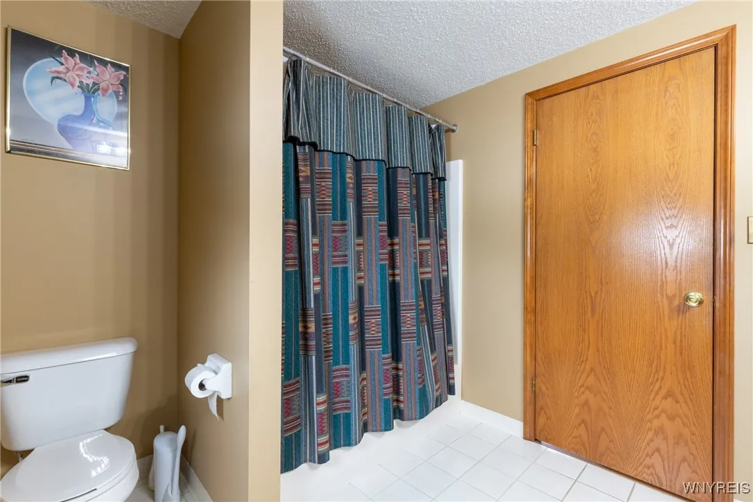 2nd floor full bath