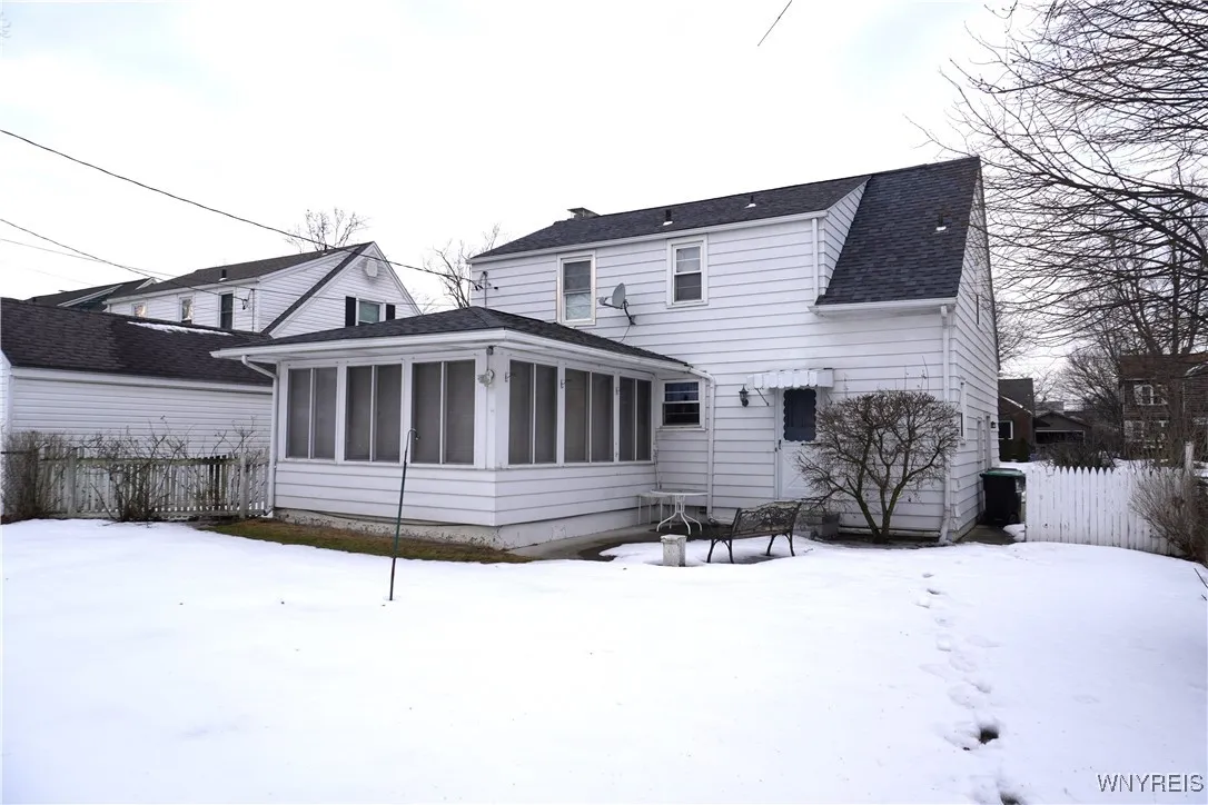 211 Northwood Drive, Tonawanda-town, New York 1422, Tonawanda, New York 14223, 3 Bedrooms Bedrooms, 8 Rooms Rooms,1 BathroomBathrooms,Residential,Closed,211 Northwood Drive, Tonawanda-town, New York 1422,0,B1589540