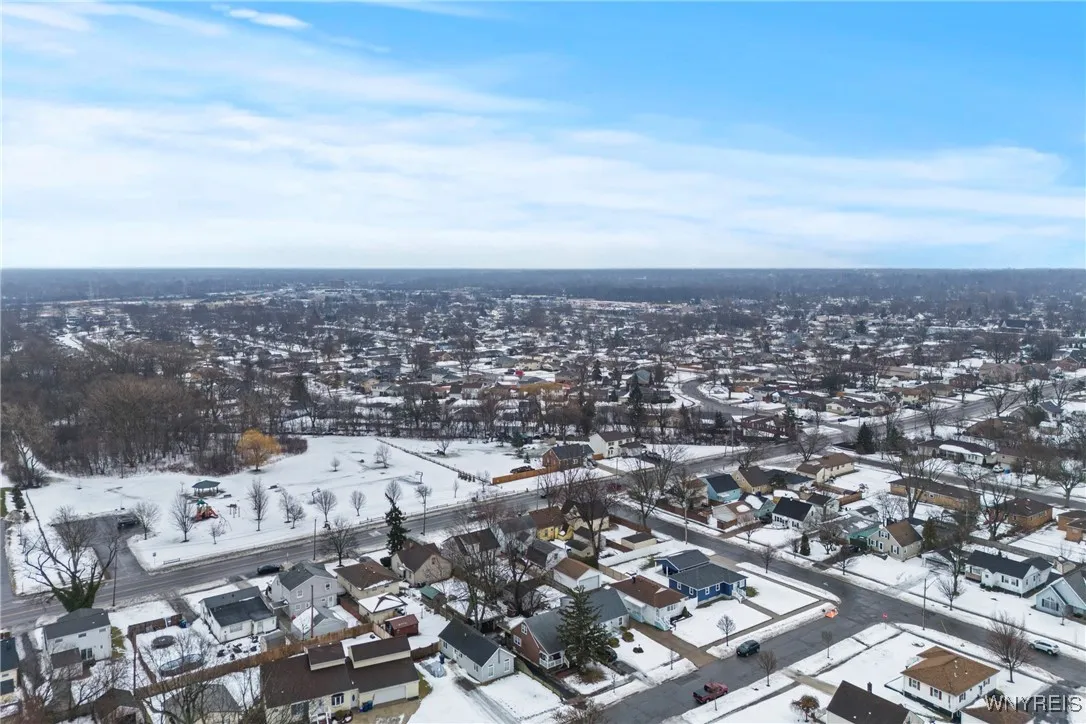 19 Manser Drive, Amherst, New York 14226, Amherst, New York 14226, 4 Bedrooms Bedrooms, 6 Rooms Rooms,1 BathroomBathrooms,Residential,Closed,19 Manser Drive, Amherst, New York 14226,0,B1590347