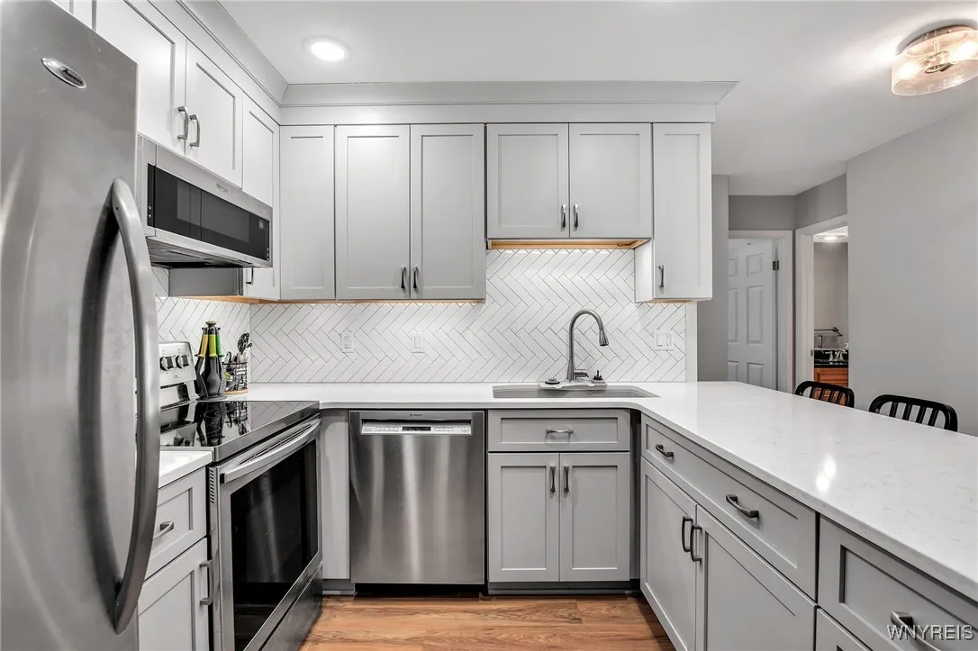 1075 Youngs Road F, Amherst, New York 14221, Amherst, New York 14221, 2 Bedrooms Bedrooms, 6 Rooms Rooms,2 BathroomsBathrooms,Residential,Closed,1075 Youngs Road F, Amherst, New York 14221,0,B1590237