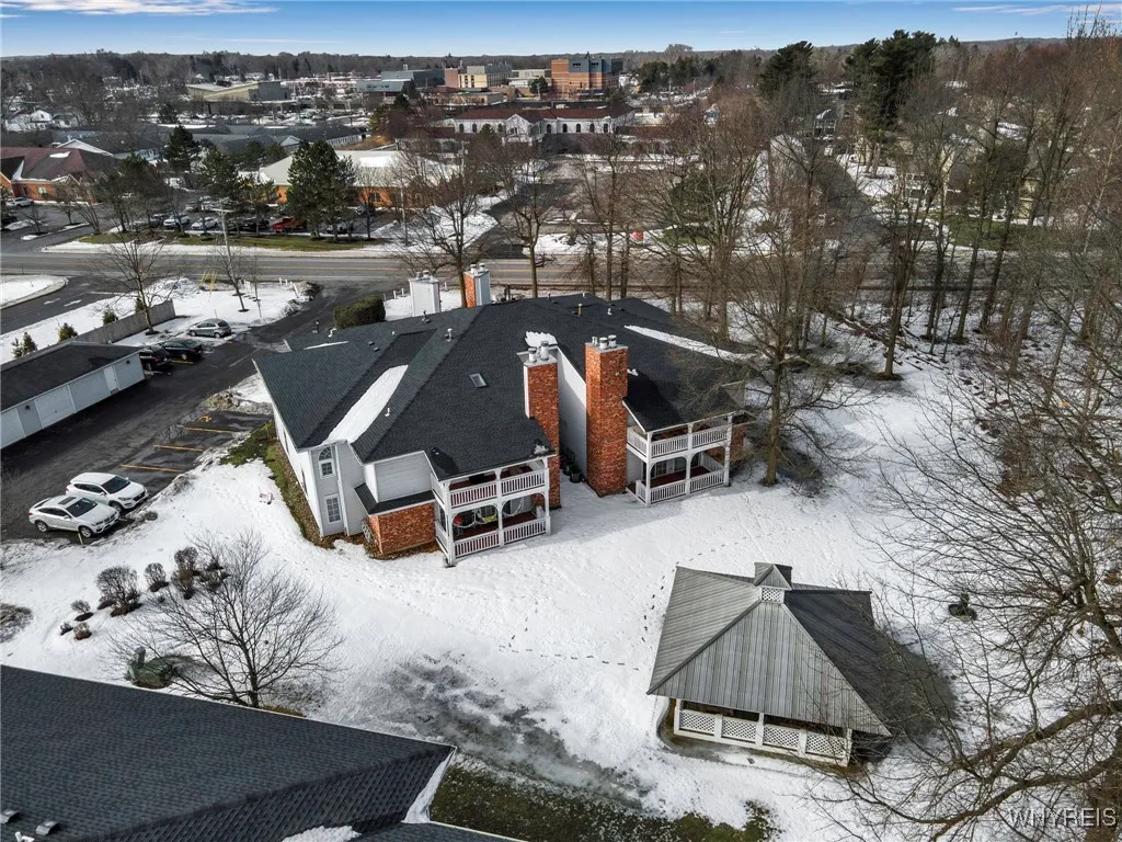 1075 Youngs Road F, Amherst, New York 14221, Amherst, New York 14221, 2 Bedrooms Bedrooms, 6 Rooms Rooms,2 BathroomsBathrooms,Residential,Closed,1075 Youngs Road F, Amherst, New York 14221,0,B1590237