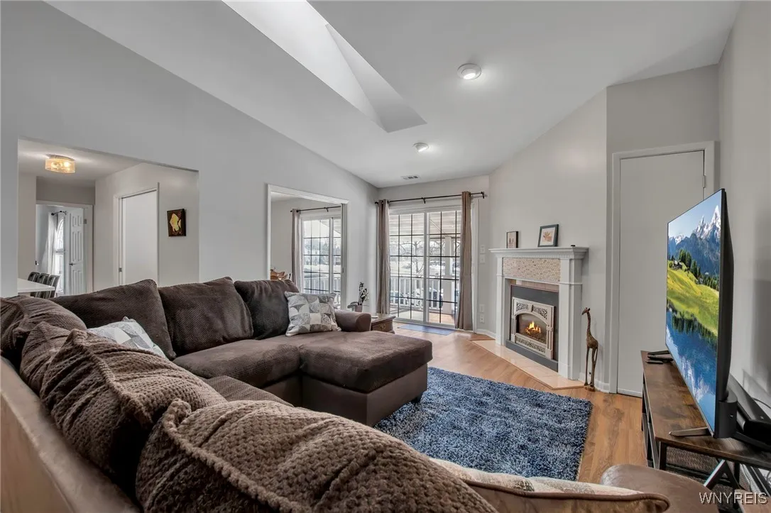 1075 Youngs Road F, Amherst, New York 14221, Amherst, New York 14221, 2 Bedrooms Bedrooms, 6 Rooms Rooms,2 BathroomsBathrooms,Residential,Closed,1075 Youngs Road F, Amherst, New York 14221,0,B1590237