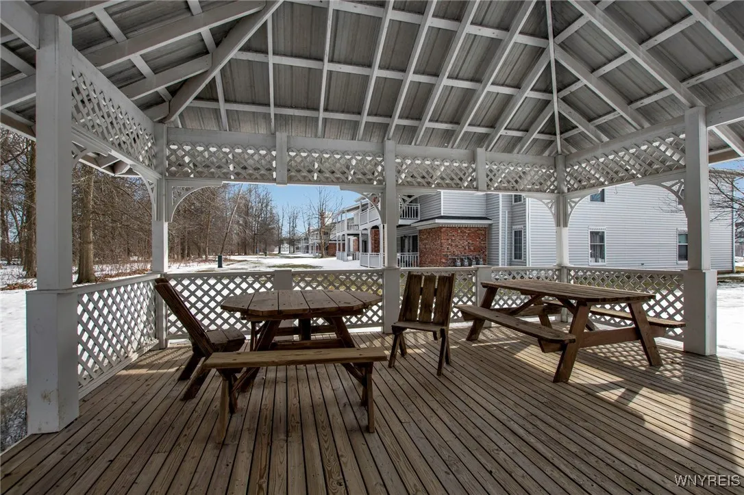 1075 Youngs Road F, Amherst, New York 14221, Amherst, New York 14221, 2 Bedrooms Bedrooms, 6 Rooms Rooms,2 BathroomsBathrooms,Residential,Closed,1075 Youngs Road F, Amherst, New York 14221,0,B1590237