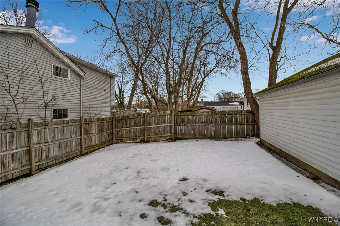 76 South Union Road, Amherst, New York 14221, Amherst, New York 14221, 6 Bedrooms Bedrooms, ,2 BathroomsBathrooms,Residential,Closed,76 South Union Road, Amherst, New York 14221,0,B1590699