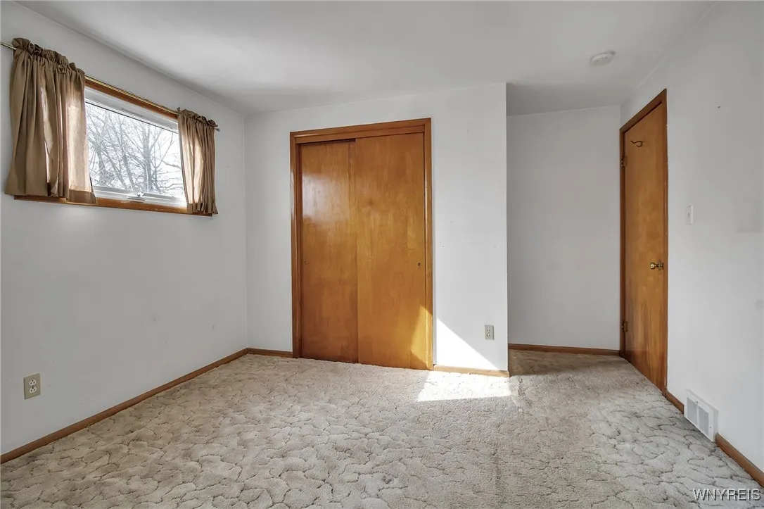 76 South Union Road, Amherst, New York 14221, Amherst, New York 14221, 6 Bedrooms Bedrooms, ,2 BathroomsBathrooms,Residential,Closed,76 South Union Road, Amherst, New York 14221,0,B1590699