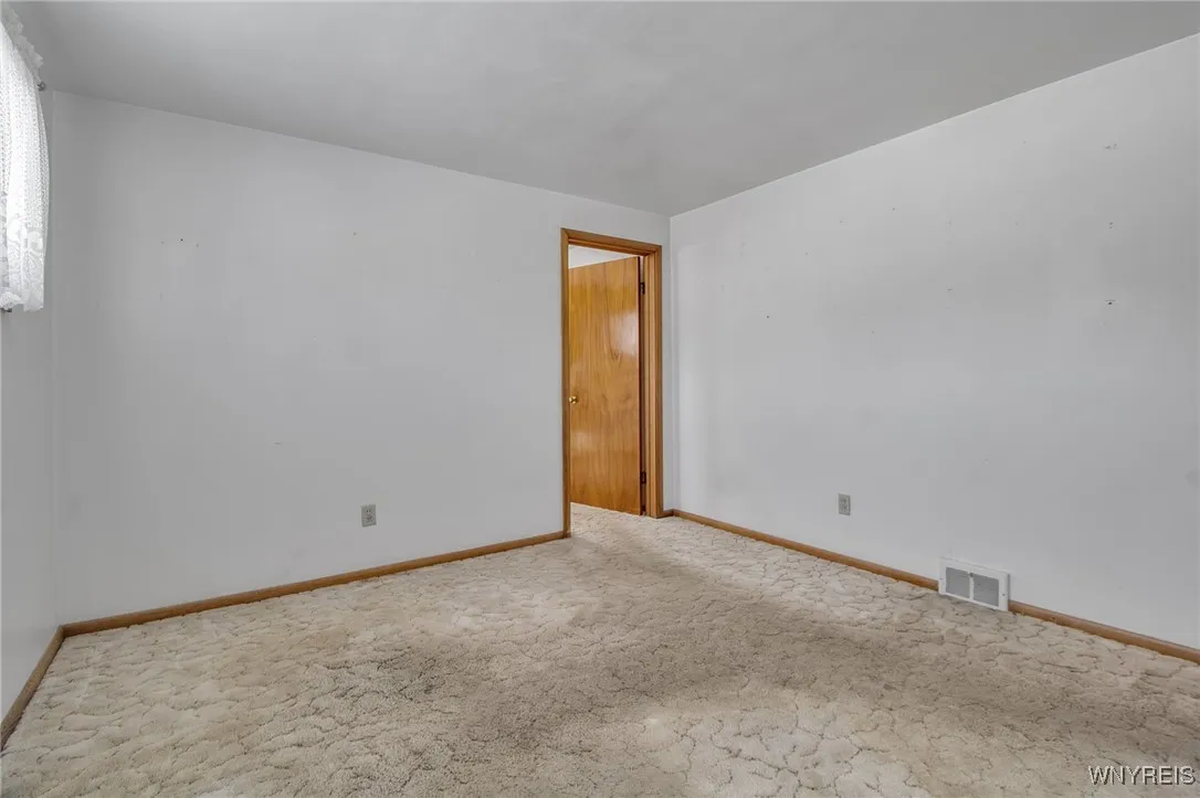 76 South Union Road, Amherst, New York 14221, Amherst, New York 14221, 6 Bedrooms Bedrooms, ,2 BathroomsBathrooms,Residential,Closed,76 South Union Road, Amherst, New York 14221,0,B1590699