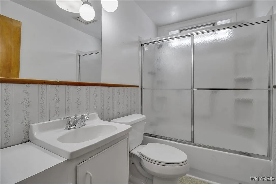 76 South Union Road, Amherst, New York 14221, Amherst, New York 14221, 6 Bedrooms Bedrooms, ,2 BathroomsBathrooms,Residential,Closed,76 South Union Road, Amherst, New York 14221,0,B1590699