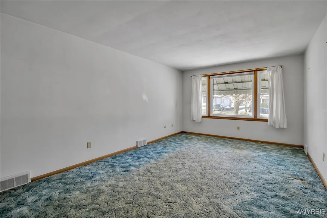 76 South Union Road, Amherst, New York 14221, Amherst, New York 14221, 6 Bedrooms Bedrooms, ,2 BathroomsBathrooms,Residential,Closed,76 South Union Road, Amherst, New York 14221,0,B1590699