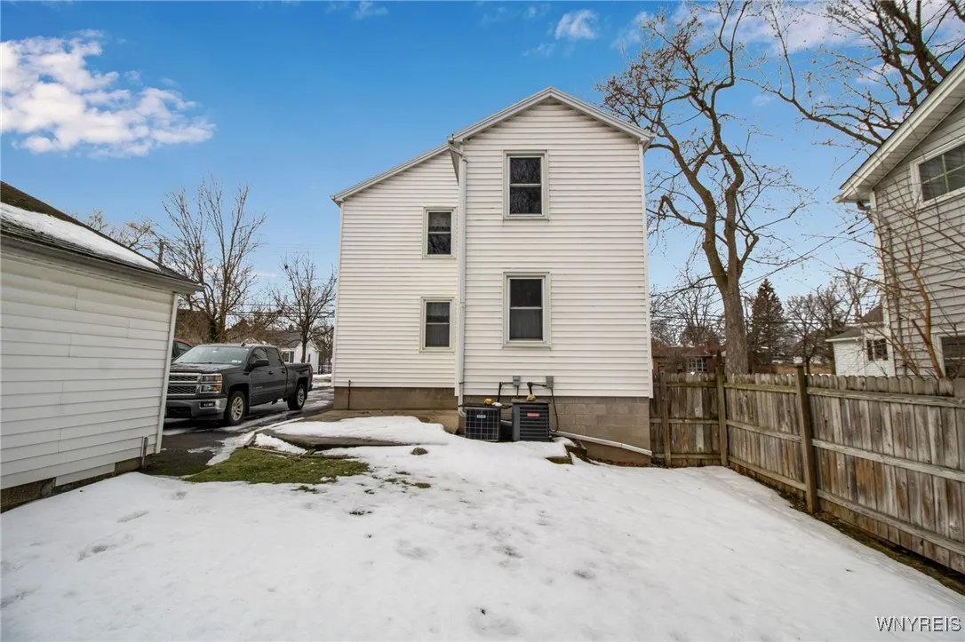 76 South Union Road, Amherst, New York 14221, Amherst, New York 14221, 6 Bedrooms Bedrooms, ,2 BathroomsBathrooms,Residential,Closed,76 South Union Road, Amherst, New York 14221,0,B1590699