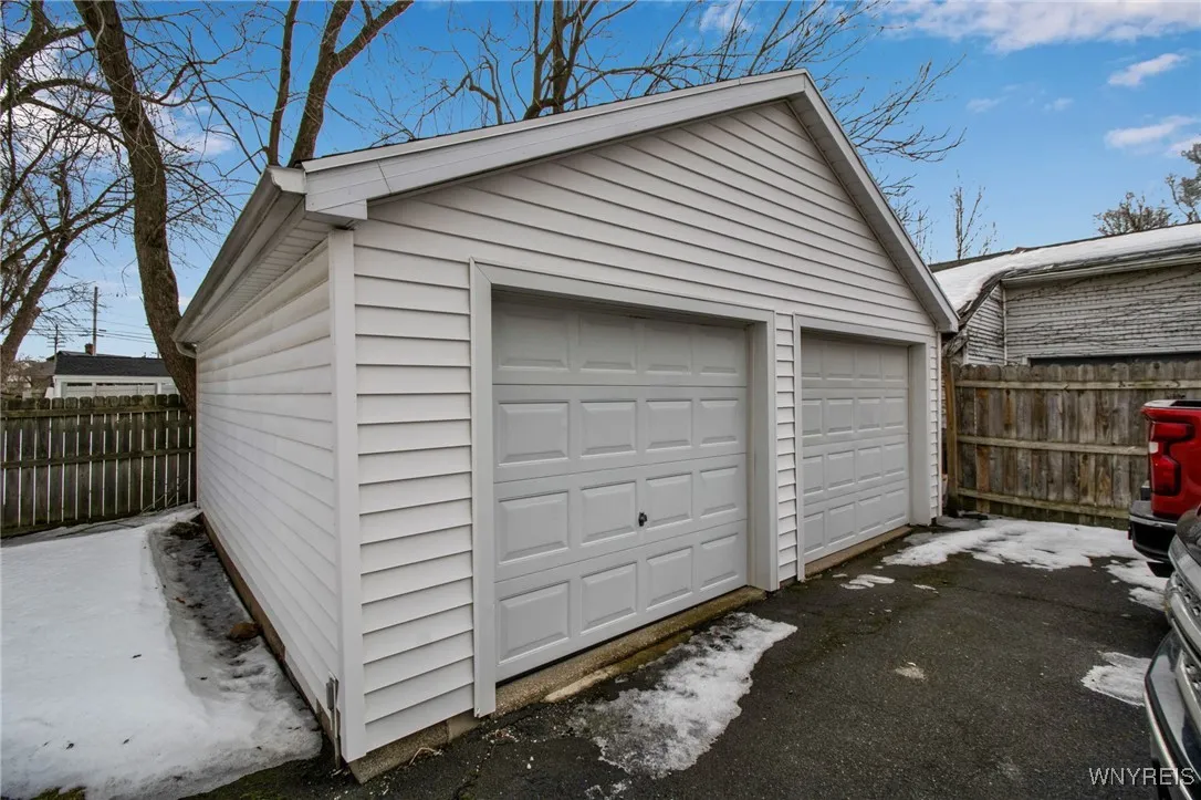 76 South Union Road, Amherst, New York 14221, Amherst, New York 14221, 6 Bedrooms Bedrooms, ,2 BathroomsBathrooms,Residential,Closed,76 South Union Road, Amherst, New York 14221,0,B1590699