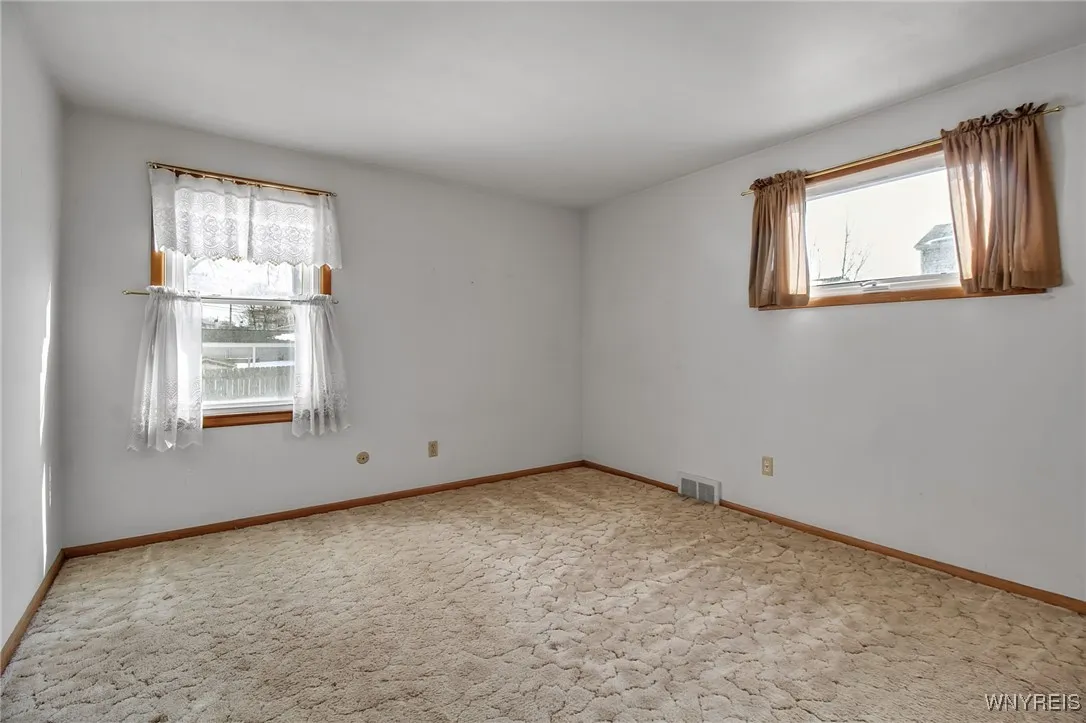 76 South Union Road, Amherst, New York 14221, Amherst, New York 14221, 6 Bedrooms Bedrooms, ,2 BathroomsBathrooms,Residential,Closed,76 South Union Road, Amherst, New York 14221,0,B1590699