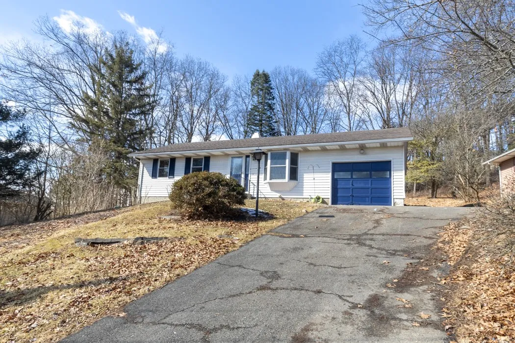 109 North Bradley Court South, Horseheads, New Yor, Horseheads, New York 14845, 3 Bedrooms Bedrooms, 7 Rooms Rooms,1 BathroomBathrooms,Residential,Closed,109 North Bradley Court South, Horseheads, New Yor,0,R1590545