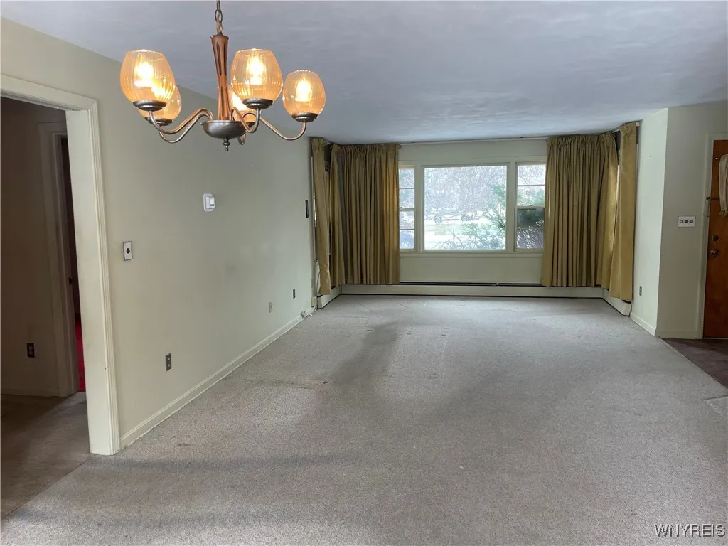 8315 Hirschwood Drive, Clarence, New York 14221, Clarence, New York 14221, 3 Bedrooms Bedrooms, 8 Rooms Rooms,1 BathroomBathrooms,Residential,Closed,8315 Hirschwood Drive, Clarence, New York 14221,0,B1590871