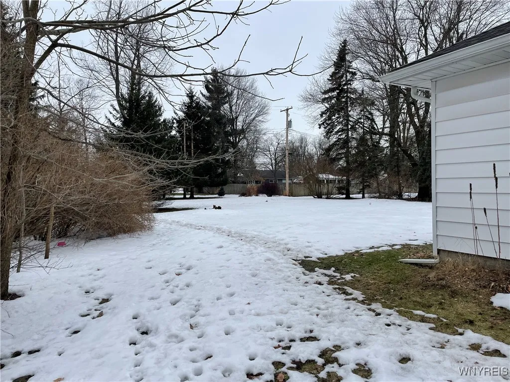 8315 Hirschwood Drive, Clarence, New York 14221, Clarence, New York 14221, 3 Bedrooms Bedrooms, 8 Rooms Rooms,1 BathroomBathrooms,Residential,Closed,8315 Hirschwood Drive, Clarence, New York 14221,0,B1590871
