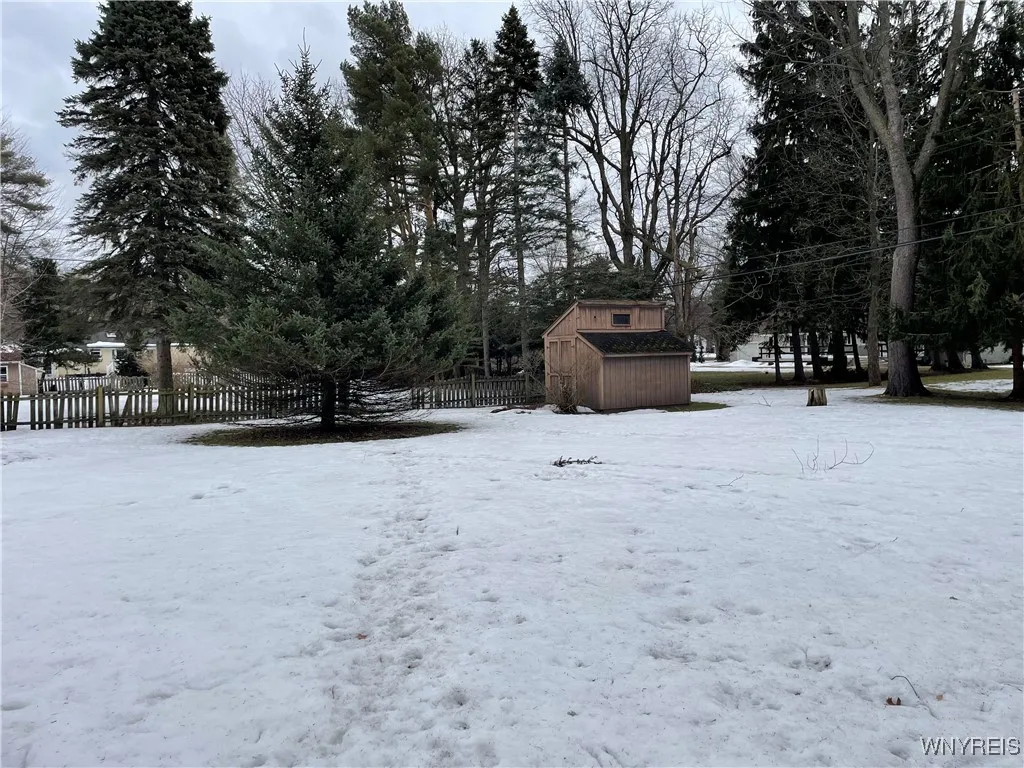 8315 Hirschwood Drive, Clarence, New York 14221, Clarence, New York 14221, 3 Bedrooms Bedrooms, 8 Rooms Rooms,1 BathroomBathrooms,Residential,Closed,8315 Hirschwood Drive, Clarence, New York 14221,0,B1590871