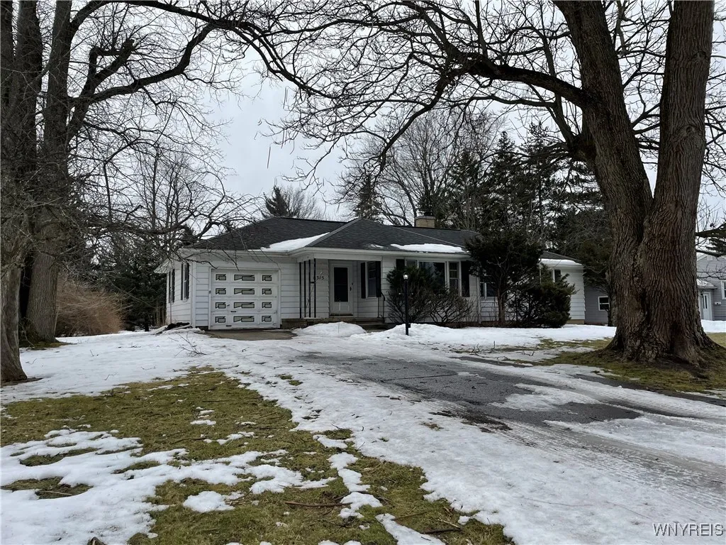 8315 Hirschwood Drive, Clarence, New York 14221, Clarence, New York 14221, 3 Bedrooms Bedrooms, 8 Rooms Rooms,1 BathroomBathrooms,Residential,Closed,8315 Hirschwood Drive, Clarence, New York 14221,0,B1590871
