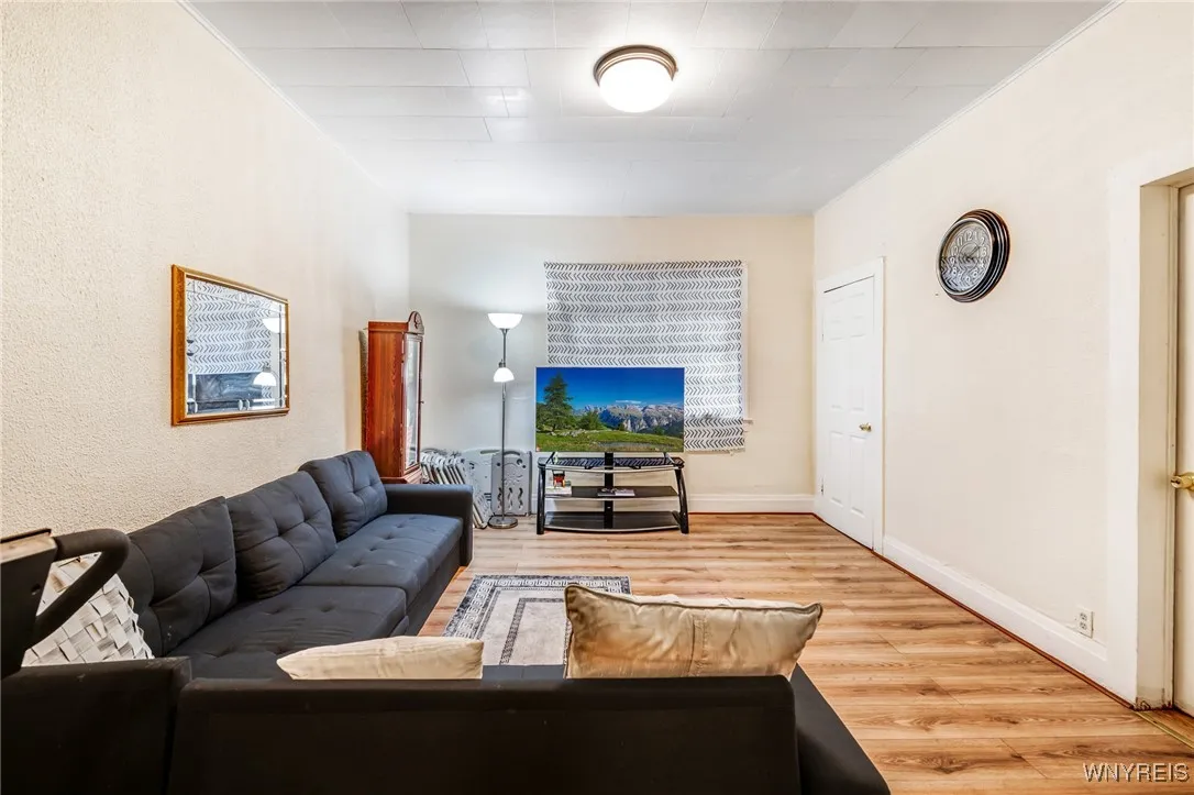 81 Schutrum Street, Buffalo, New York 14212, Buffalo, New York 14212, 5 Bedrooms Bedrooms, ,2 BathroomsBathrooms,Residential,Closed,81 Schutrum Street, Buffalo, New York 14212,0,B1591021
