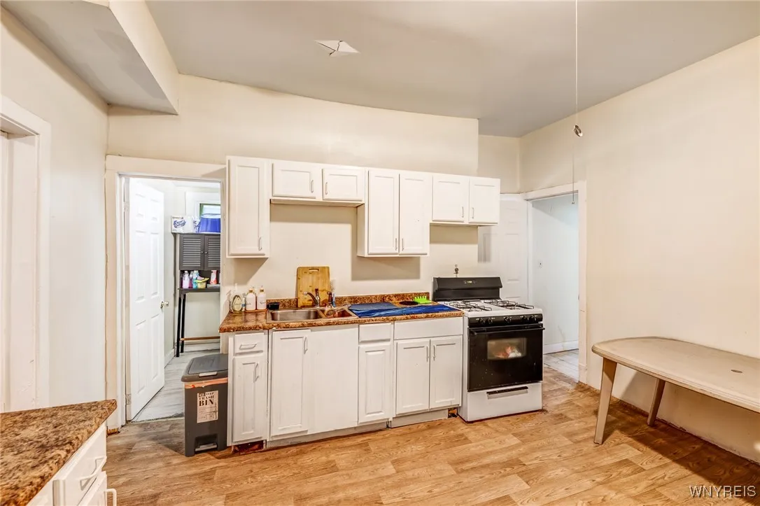81 Schutrum Street, Buffalo, New York 14212, Buffalo, New York 14212, 5 Bedrooms Bedrooms, ,2 BathroomsBathrooms,Residential,Closed,81 Schutrum Street, Buffalo, New York 14212,0,B1591021