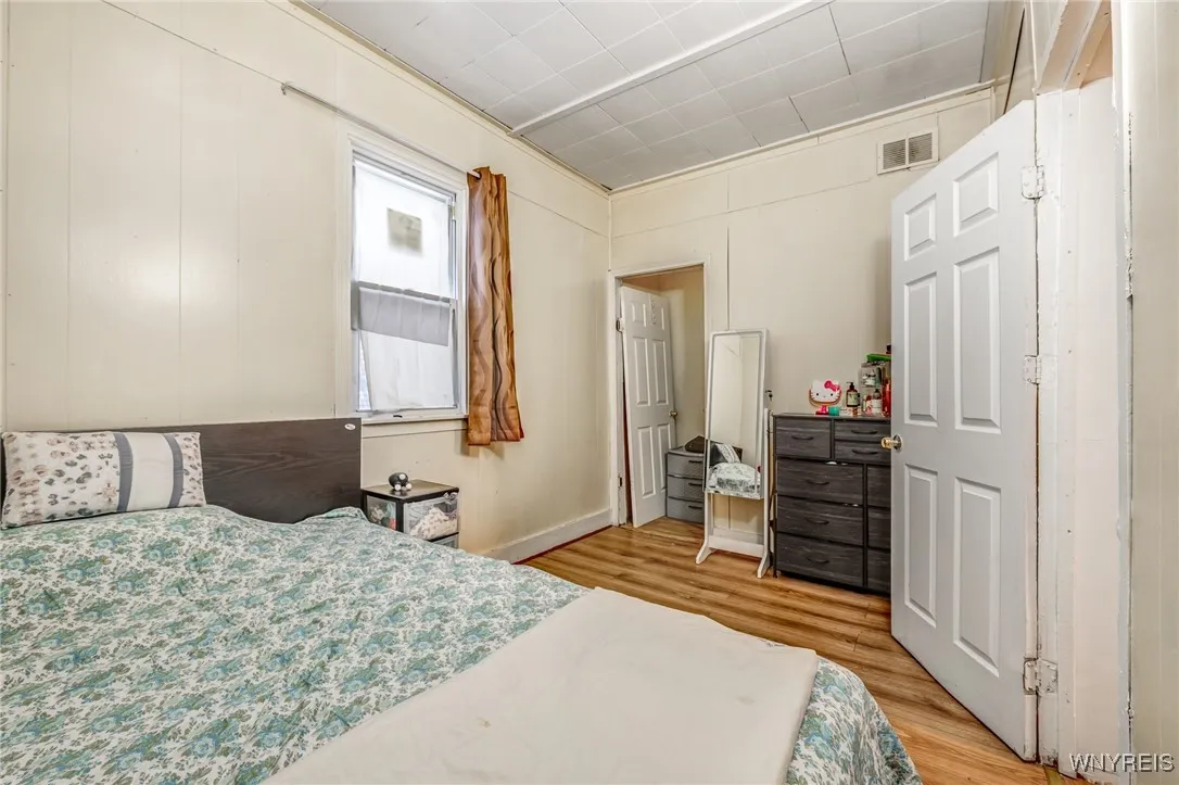 81 Schutrum Street, Buffalo, New York 14212, Buffalo, New York 14212, 5 Bedrooms Bedrooms, ,2 BathroomsBathrooms,Residential,Closed,81 Schutrum Street, Buffalo, New York 14212,0,B1591021