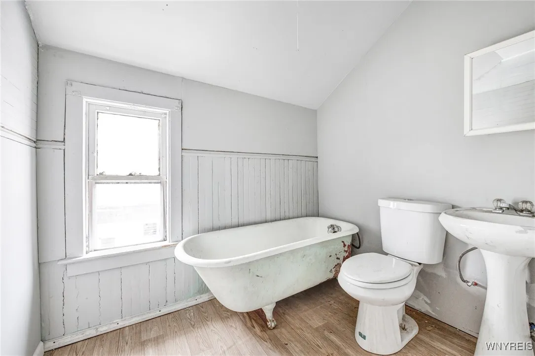 81 Schutrum Street, Buffalo, New York 14212, Buffalo, New York 14212, 5 Bedrooms Bedrooms, ,2 BathroomsBathrooms,Residential,Closed,81 Schutrum Street, Buffalo, New York 14212,0,B1591021