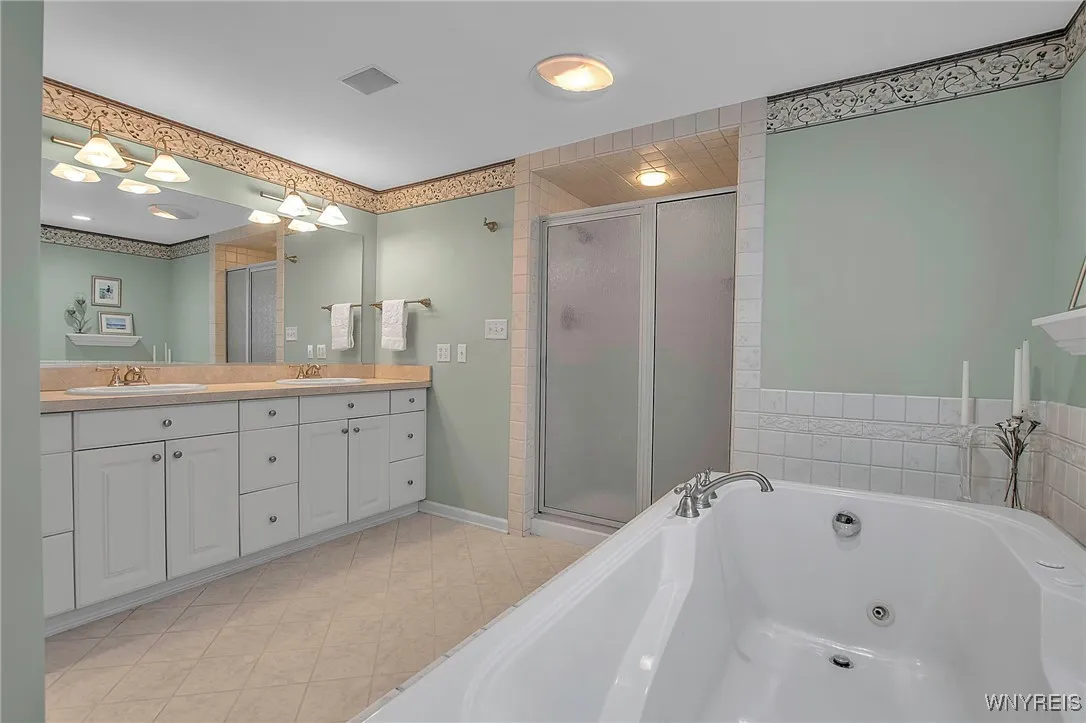 72 Wood Acres Drive, Amherst, New York 14051, Amherst, New York 14051, 4 Bedrooms Bedrooms, 10 Rooms Rooms,3 BathroomsBathrooms,Residential,Closed,72 Wood Acres Drive, Amherst, New York 14051,0,B1590770