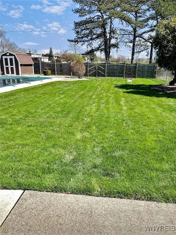 2429 Parkview Drive, Niagara Falls, New York 14305, Niagara Falls, New York 14305, 4 Bedrooms Bedrooms, 12 Rooms Rooms,2 BathroomsBathrooms,Residential,Closed,2429 Parkview Drive, Niagara Falls, New York 14305,0,B1590659
