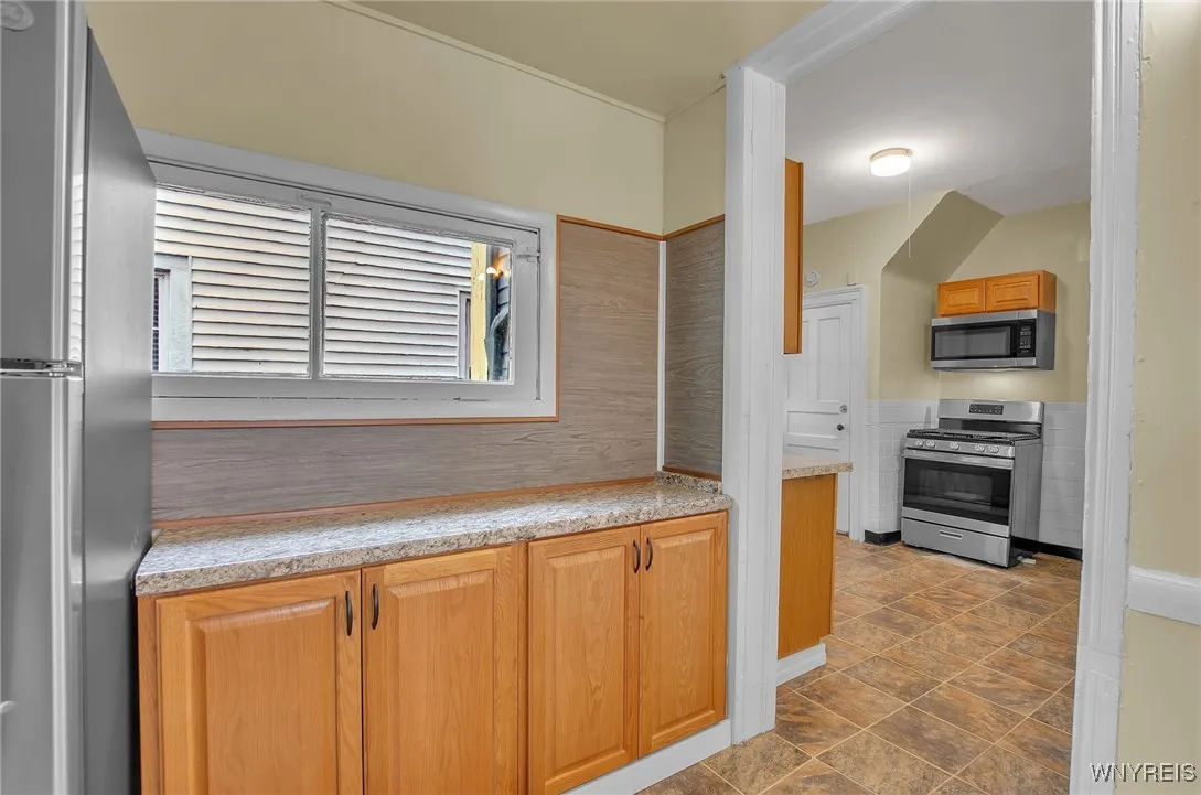 241 West Utica, Buffalo, New York 14222, Buffalo, New York 14222, 5 Bedrooms Bedrooms, ,3 BathroomsBathrooms,Residential,For Sale,241 West Utica, Buffalo, New York 14222,0,B1591043