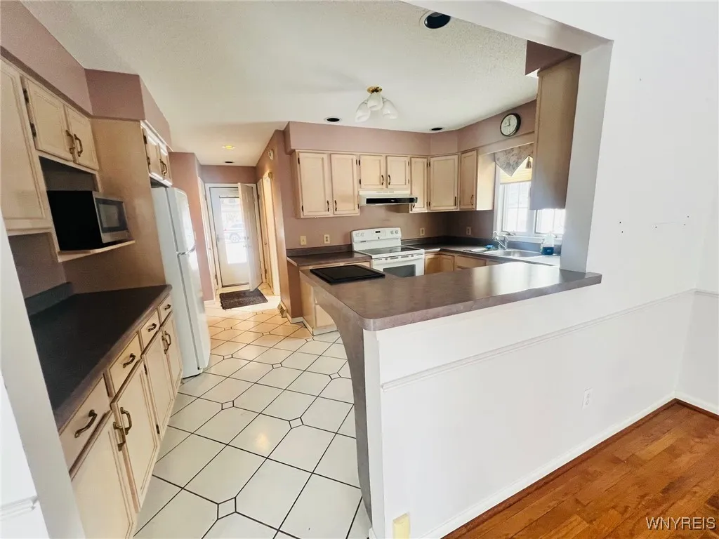 2850 Amsdell Road 9, Hamburg, New York 14075, Hamburg, New York 14075, 4 Bedrooms Bedrooms, 8 Rooms Rooms,3 BathroomsBathrooms,Residential,Closed,2850 Amsdell Road 9, Hamburg, New York 14075,0,B1591061