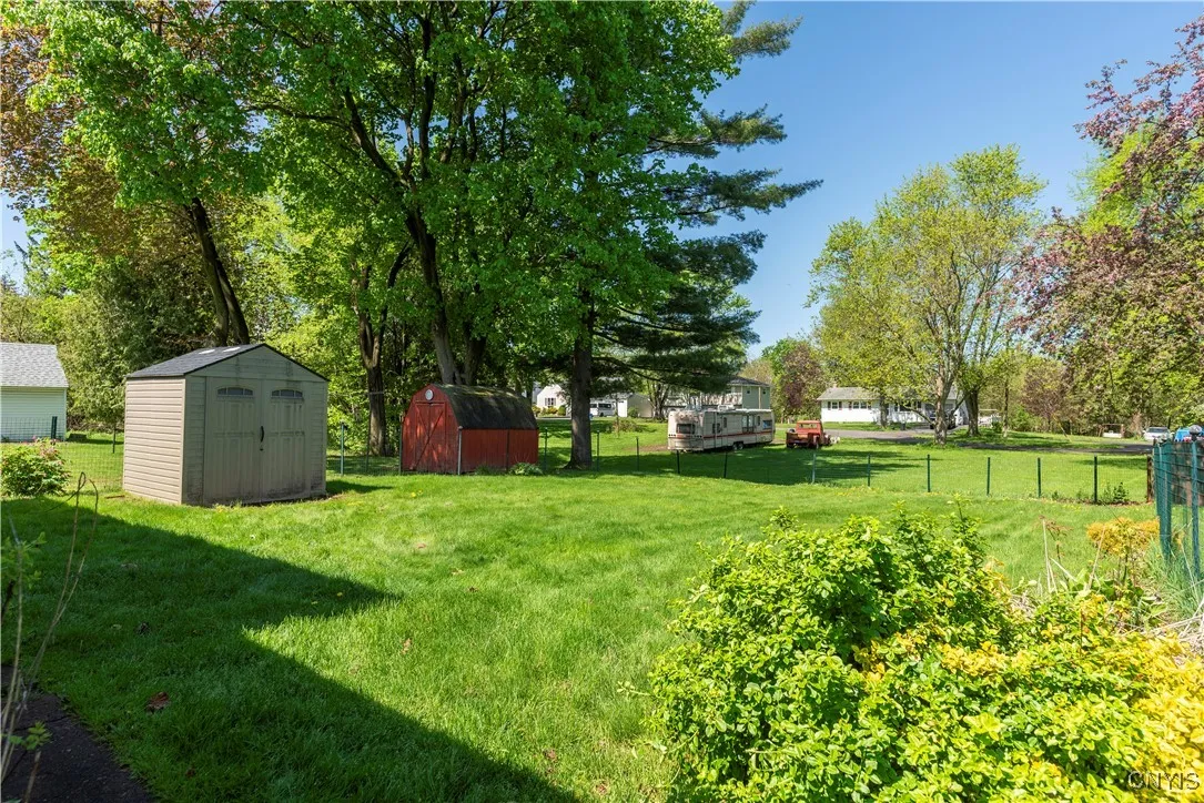 15 Bayliss Avenue, Whitestown, New York 13495, Whitestown, New York 13495, 4 Bedrooms Bedrooms, 7 Rooms Rooms,1 BathroomBathrooms,Residential,Closed,15 Bayliss Avenue, Whitestown, New York 13495,0,S1591166