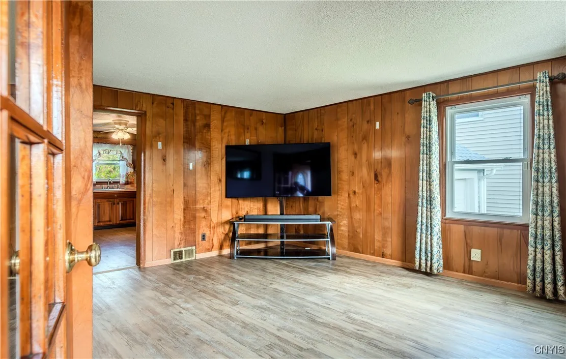15 Bayliss Avenue, Whitestown, New York 13495, Whitestown, New York 13495, 4 Bedrooms Bedrooms, 7 Rooms Rooms,1 BathroomBathrooms,Residential,Closed,15 Bayliss Avenue, Whitestown, New York 13495,0,S1591166