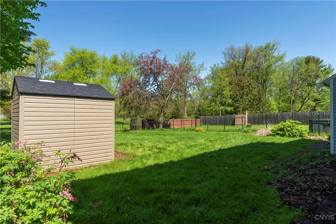 15 Bayliss Avenue, Whitestown, New York 13495, Whitestown, New York 13495, 4 Bedrooms Bedrooms, 7 Rooms Rooms,1 BathroomBathrooms,Residential,Closed,15 Bayliss Avenue, Whitestown, New York 13495,0,S1591166