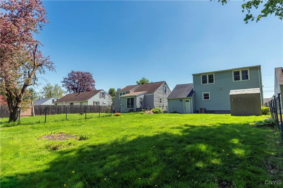 15 Bayliss Avenue, Whitestown, New York 13495, Whitestown, New York 13495, 4 Bedrooms Bedrooms, 7 Rooms Rooms,1 BathroomBathrooms,Residential,Closed,15 Bayliss Avenue, Whitestown, New York 13495,0,S1591166