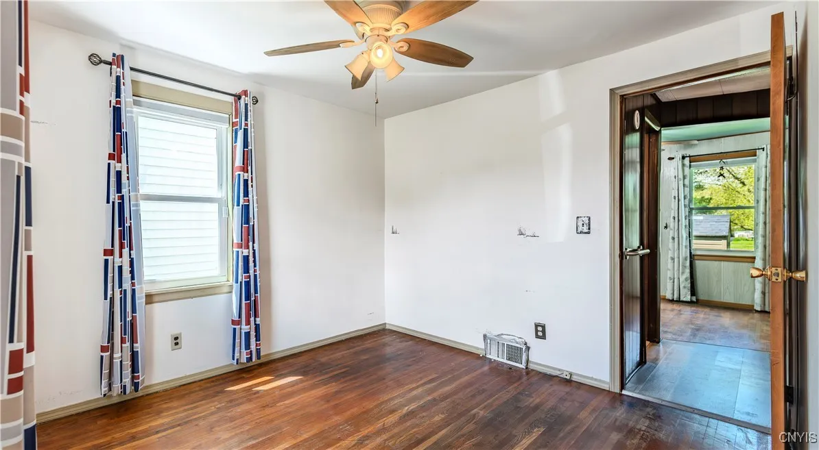 15 Bayliss Avenue, Whitestown, New York 13495, Whitestown, New York 13495, 4 Bedrooms Bedrooms, 7 Rooms Rooms,1 BathroomBathrooms,Residential,Closed,15 Bayliss Avenue, Whitestown, New York 13495,0,S1591166