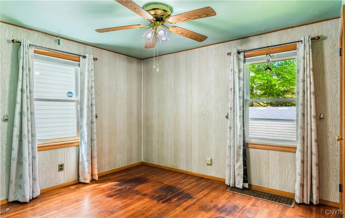 15 Bayliss Avenue, Whitestown, New York 13495, Whitestown, New York 13495, 4 Bedrooms Bedrooms, 7 Rooms Rooms,1 BathroomBathrooms,Residential,Closed,15 Bayliss Avenue, Whitestown, New York 13495,0,S1591166