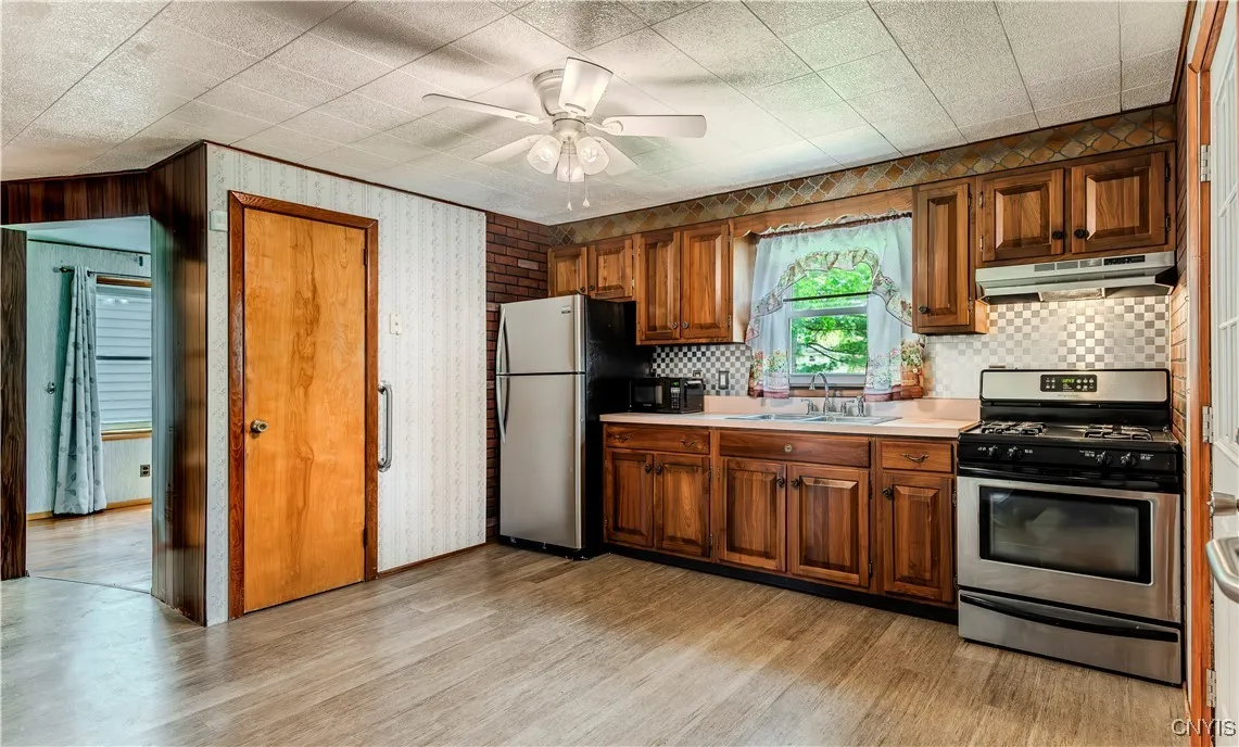 15 Bayliss Avenue, Whitestown, New York 13495, Whitestown, New York 13495, 4 Bedrooms Bedrooms, 7 Rooms Rooms,1 BathroomBathrooms,Residential,Closed,15 Bayliss Avenue, Whitestown, New York 13495,0,S1591166