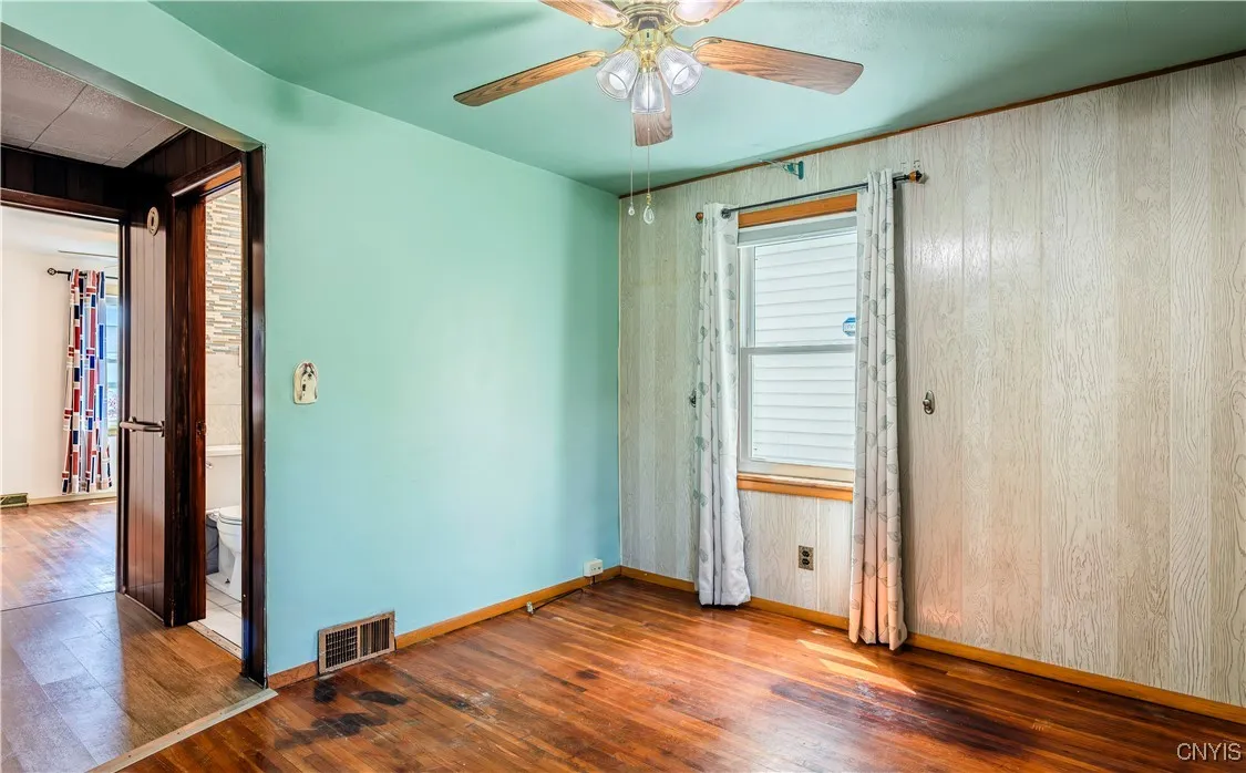 15 Bayliss Avenue, Whitestown, New York 13495, Whitestown, New York 13495, 4 Bedrooms Bedrooms, 7 Rooms Rooms,1 BathroomBathrooms,Residential,Closed,15 Bayliss Avenue, Whitestown, New York 13495,0,S1591166