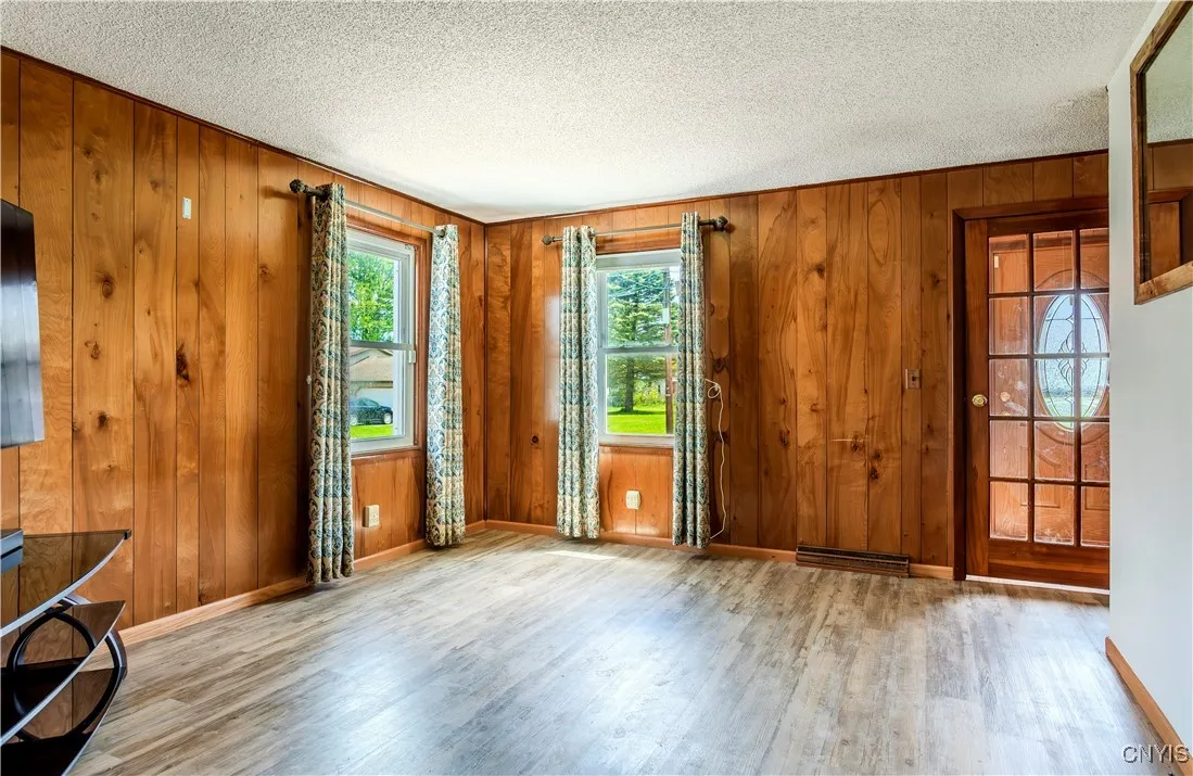15 Bayliss Avenue, Whitestown, New York 13495, Whitestown, New York 13495, 4 Bedrooms Bedrooms, 7 Rooms Rooms,1 BathroomBathrooms,Residential,Closed,15 Bayliss Avenue, Whitestown, New York 13495,0,S1591166