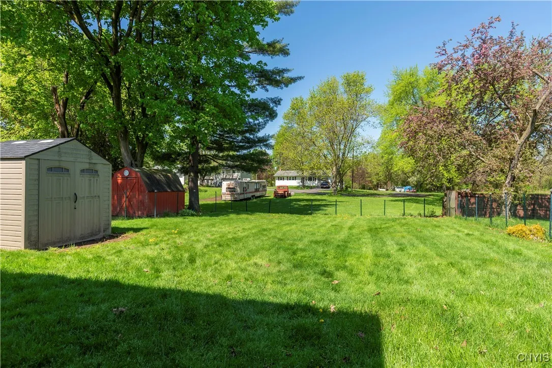 15 Bayliss Avenue, Whitestown, New York 13495, Whitestown, New York 13495, 4 Bedrooms Bedrooms, 7 Rooms Rooms,1 BathroomBathrooms,Residential,Closed,15 Bayliss Avenue, Whitestown, New York 13495,0,S1591166