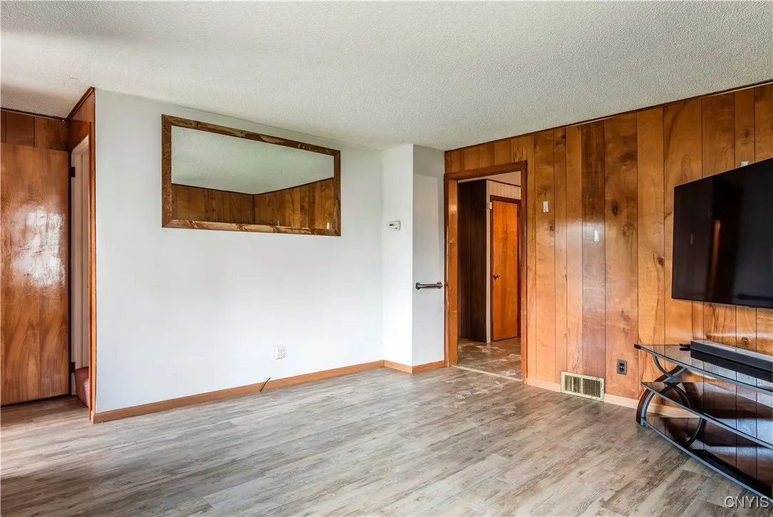 15 Bayliss Avenue, Whitestown, New York 13495, Whitestown, New York 13495, 4 Bedrooms Bedrooms, 7 Rooms Rooms,1 BathroomBathrooms,Residential,Closed,15 Bayliss Avenue, Whitestown, New York 13495,0,S1591166