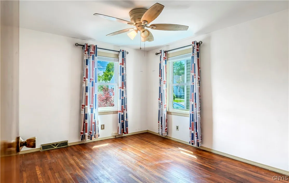 15 Bayliss Avenue, Whitestown, New York 13495, Whitestown, New York 13495, 4 Bedrooms Bedrooms, 7 Rooms Rooms,1 BathroomBathrooms,Residential,Closed,15 Bayliss Avenue, Whitestown, New York 13495,0,S1591166