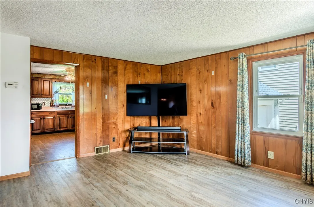15 Bayliss Avenue, Whitestown, New York 13495, Whitestown, New York 13495, 4 Bedrooms Bedrooms, 7 Rooms Rooms,1 BathroomBathrooms,Residential,Closed,15 Bayliss Avenue, Whitestown, New York 13495,0,S1591166