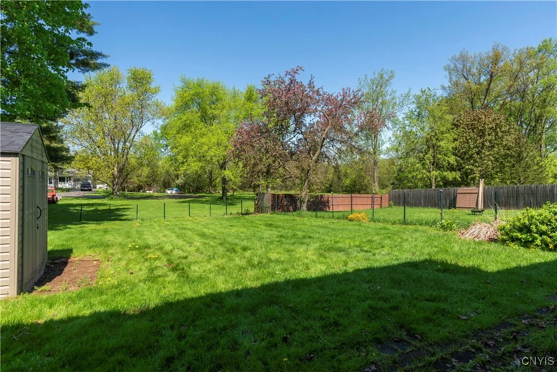 15 Bayliss Avenue, Whitestown, New York 13495, Whitestown, New York 13495, 4 Bedrooms Bedrooms, 7 Rooms Rooms,1 BathroomBathrooms,Residential,Closed,15 Bayliss Avenue, Whitestown, New York 13495,0,S1591166