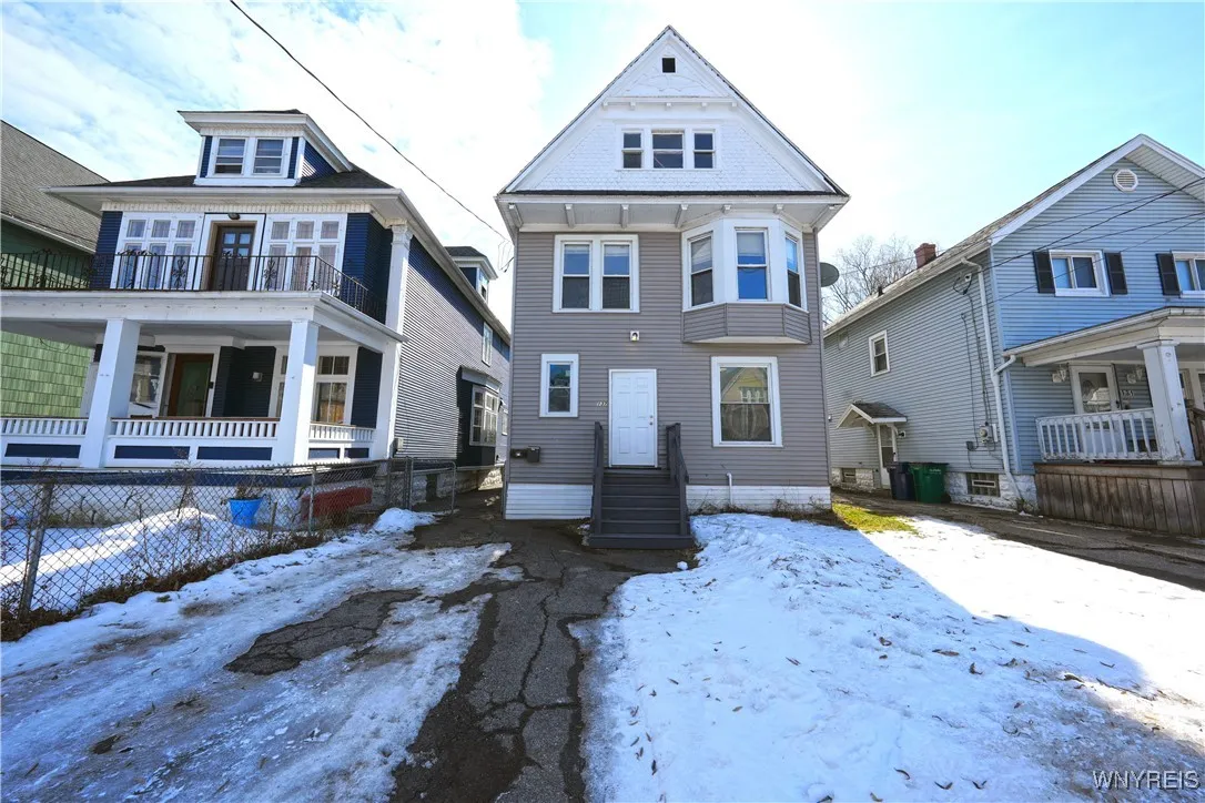 137 Lockwood Avenue, Buffalo, New York 14220, Buffalo, New York 14220, 5 Bedrooms Bedrooms, ,2 BathroomsBathrooms,Residential,Closed,137 Lockwood Avenue, Buffalo, New York 14220,0,B1591152