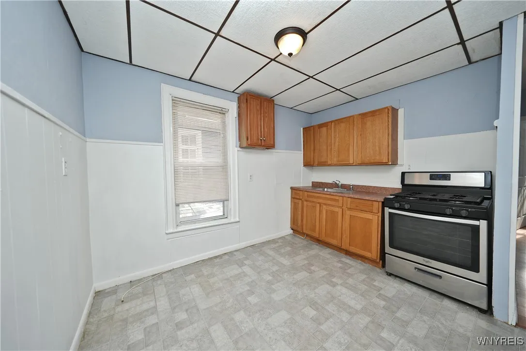 137 Lockwood Avenue, Buffalo, New York 14220, Buffalo, New York 14220, 5 Bedrooms Bedrooms, ,2 BathroomsBathrooms,Residential,Closed,137 Lockwood Avenue, Buffalo, New York 14220,0,B1591152