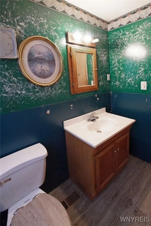 140 East Prospect Avenue, Hamburg, New York 14075, Hamburg, New York 14075, 3 Bedrooms Bedrooms, 7 Rooms Rooms,1 BathroomBathrooms,Residential,Closed,140 East Prospect Avenue, Hamburg, New York 14075,0,B1589050