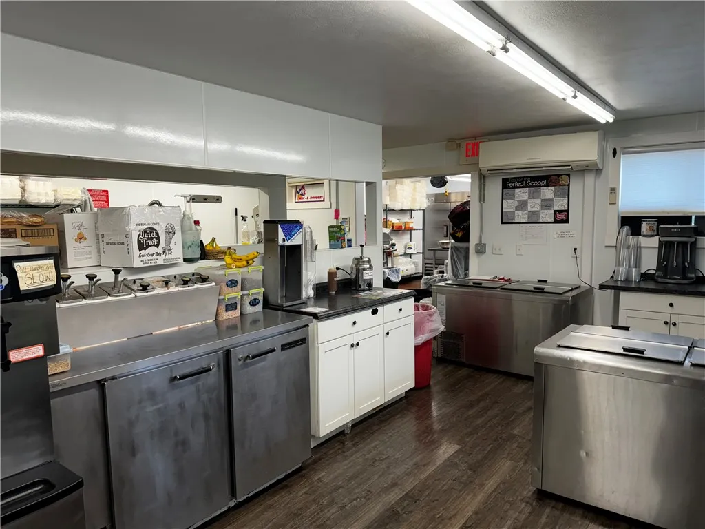 33 Harper Street, Harpersfield, New York 12167, Harpersfield, New York 12167, ,Commercial Sale,For Sale,33 Harper Street, Harpersfield, New York 12167,R1590765