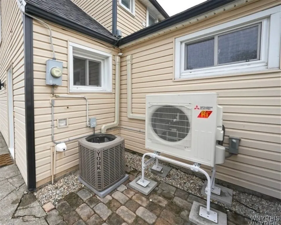 115 Koenig Road, Tonawanda-town, New York 14150, Tonawanda, New York 14150, 3 Bedrooms Bedrooms, 9 Rooms Rooms,1 BathroomBathrooms,Residential,Closed,115 Koenig Road, Tonawanda-town, New York 14150,0,B1591349