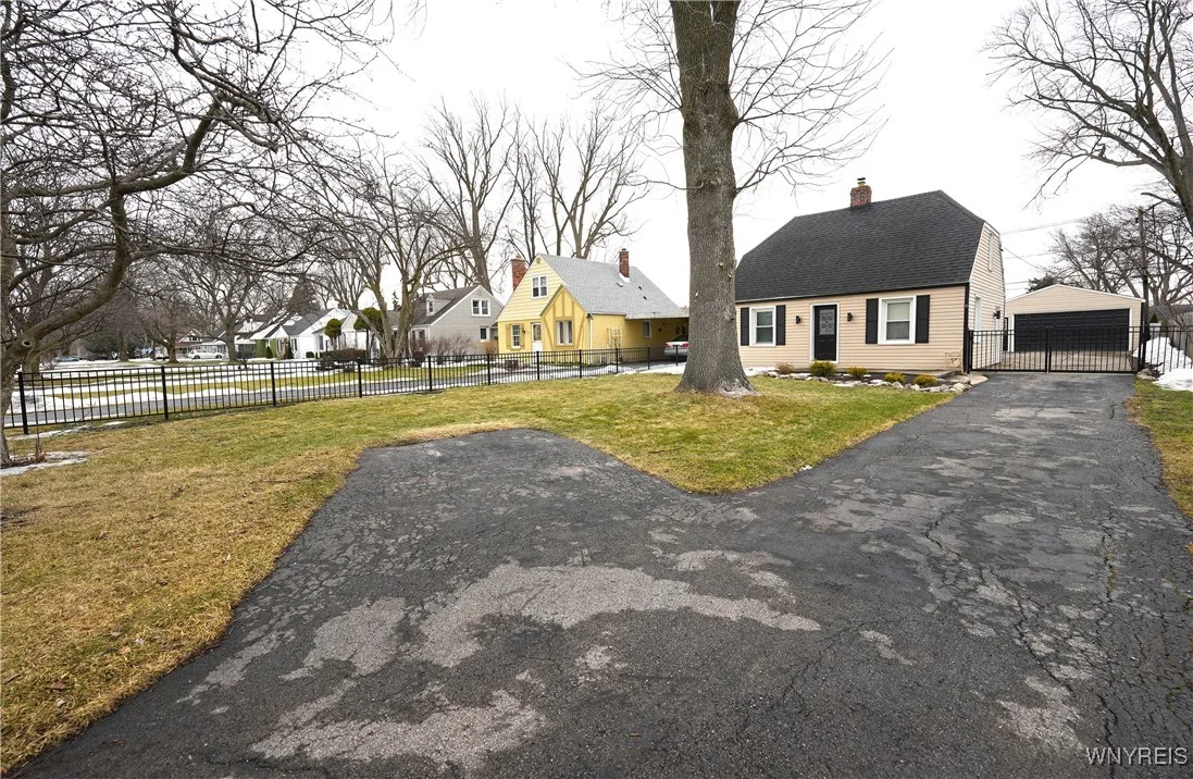 115 Koenig Road, Tonawanda-town, New York 14150, Tonawanda, New York 14150, 3 Bedrooms Bedrooms, 9 Rooms Rooms,1 BathroomBathrooms,Residential,Closed,115 Koenig Road, Tonawanda-town, New York 14150,0,B1591349