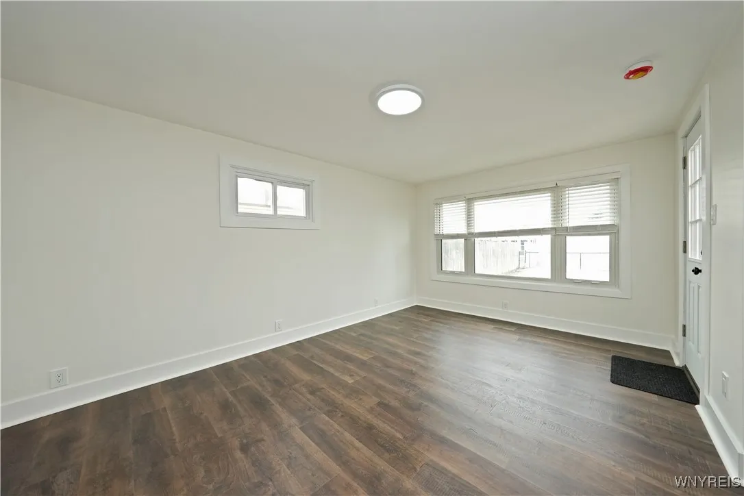 115 Koenig Road, Tonawanda-town, New York 14150, Tonawanda, New York 14150, 3 Bedrooms Bedrooms, 9 Rooms Rooms,1 BathroomBathrooms,Residential,Closed,115 Koenig Road, Tonawanda-town, New York 14150,0,B1591349