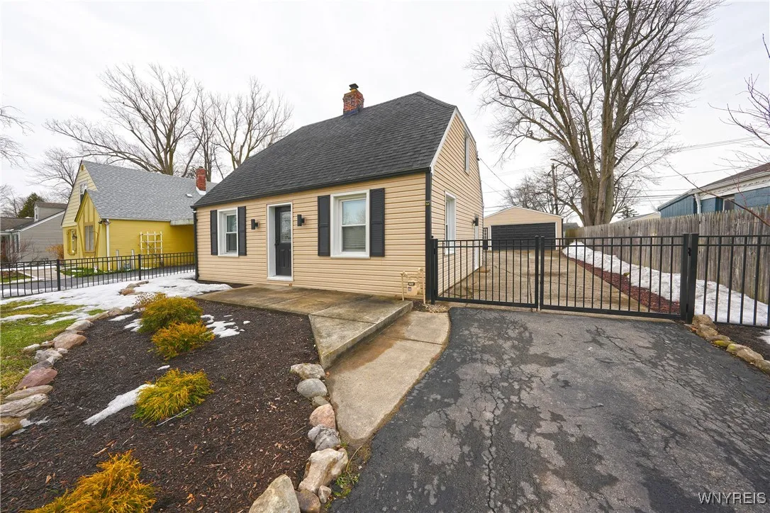 115 Koenig Road, Tonawanda-town, New York 14150, Tonawanda, New York 14150, 3 Bedrooms Bedrooms, 9 Rooms Rooms,1 BathroomBathrooms,Residential,Closed,115 Koenig Road, Tonawanda-town, New York 14150,0,B1591349